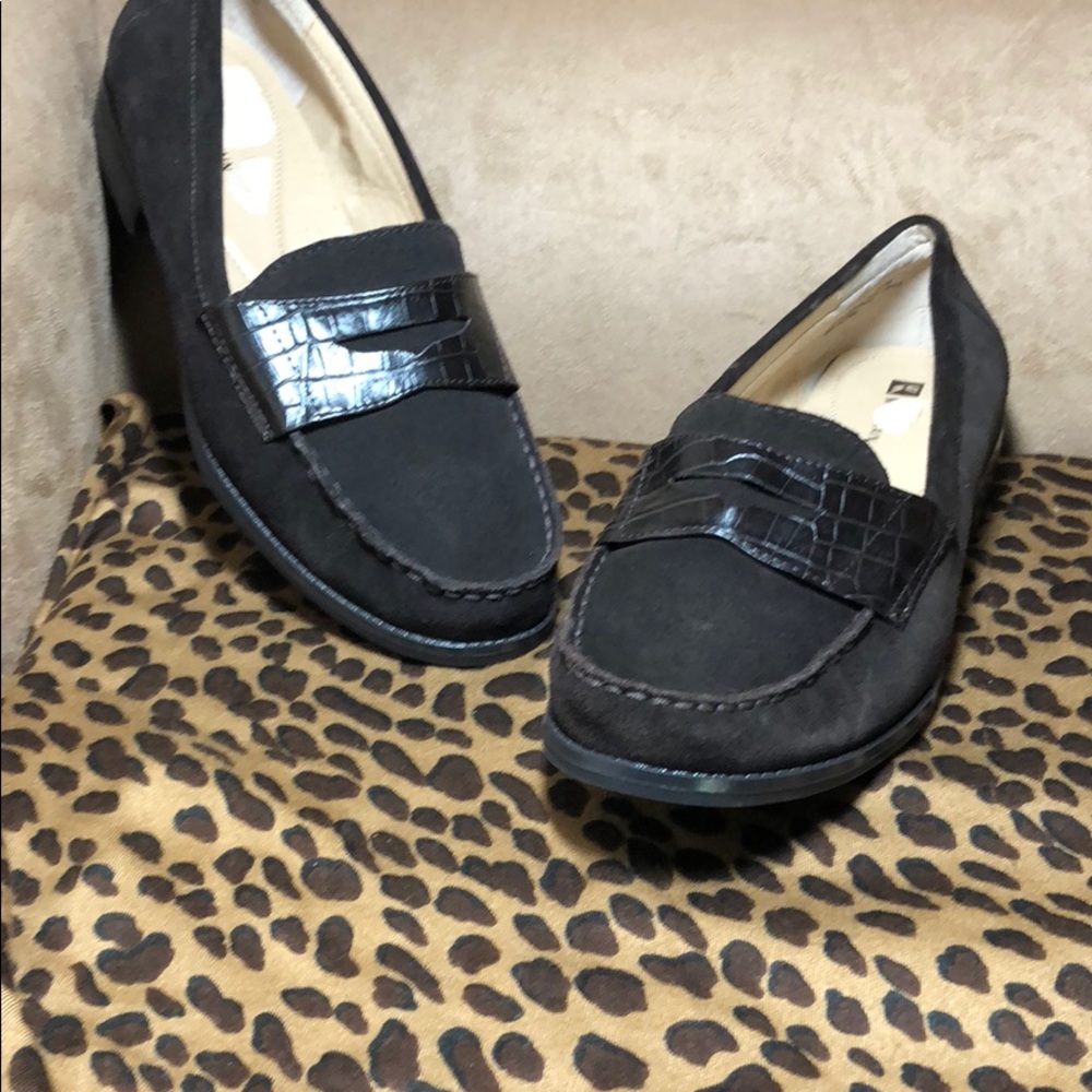 New brown suede white M. loafers w/brn reptile s10
